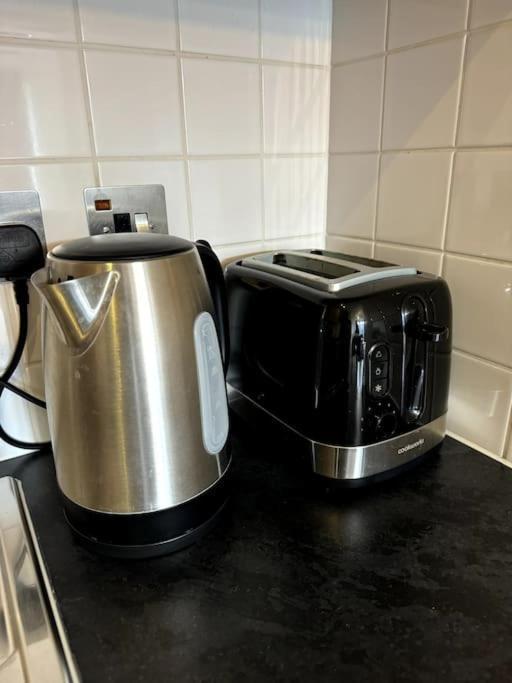 Two Bedrooms Flat In Stratford 런던 외부 사진