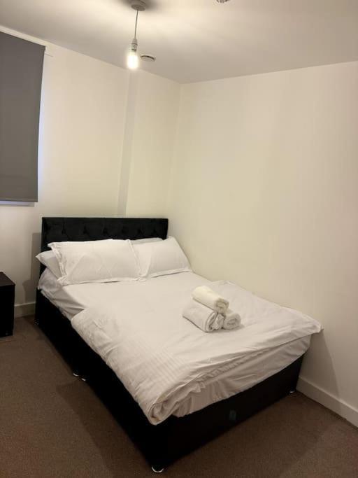 Two Bedrooms Flat In Stratford 런던 외부 사진